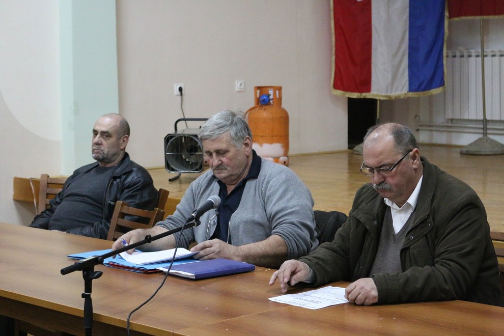 Antun Bruneta (u sredini)