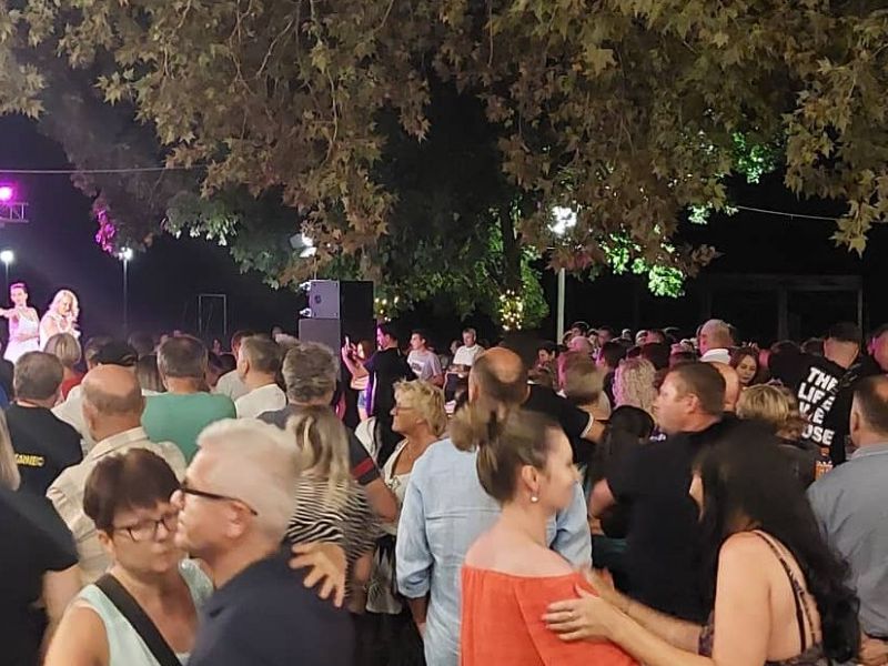 Cecilija je raspjevala i rasplesala publiku na lipičkim bazenima / Compas.hr