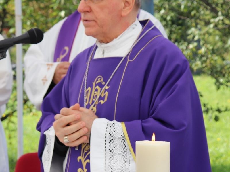Nakon prigodnih govora održana je sveta misa za sve poginule branitelje Lipika i Pakraca koju je služio požeški biskup msgr. dr. Antun Škvorčević sa svećenicima Pakračkog dekanata / Compas.hr