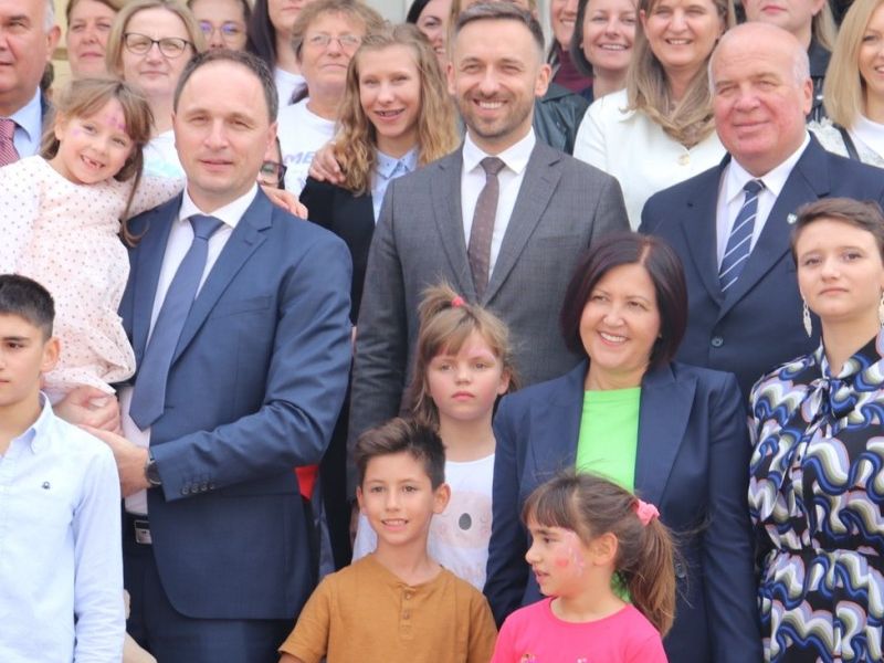 Tijekom proteklih 100 godina u Dječjem domu Lipik sigurnost, dobrotu i prijateljstvo pronašla su brojna djeca / Compas.hr	
