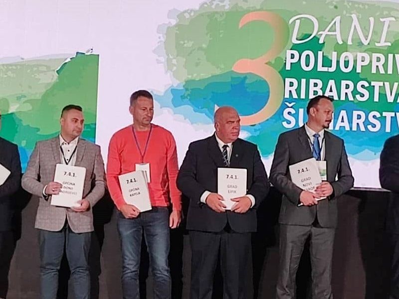 U nazočnosti premijera Plenkovića i ministrice Vučković, gradonačelniku Vinku Kasani svečano je uručen ugovor vrijedan 7,5 milijuna kuna za financiranje izgradnje i opremanja novog dječjeg vrtića iz natječaja za operaciju 7.4.1. za ulaganja iz Sektora dječjih vrtića Programa ruralnog razvoja