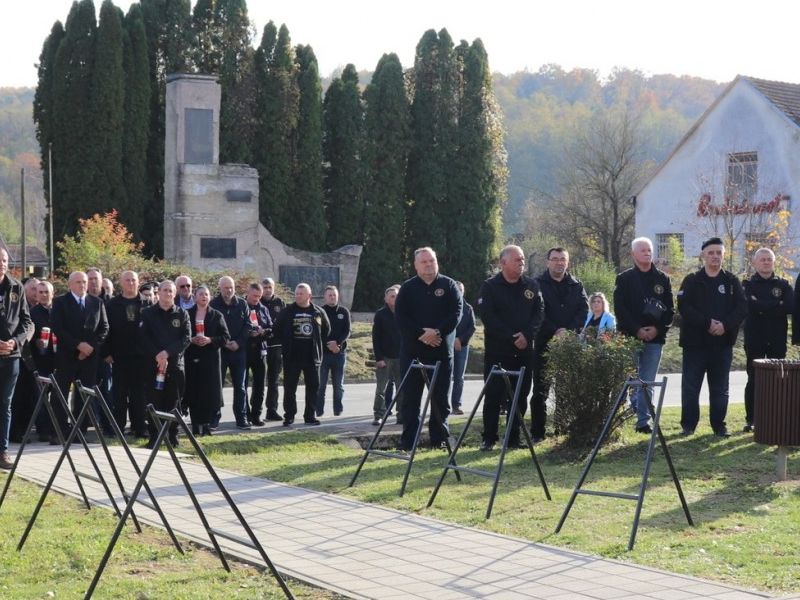 Otkriven spomenik trinaestorici pripadnika 1. gardijske brigade „Tigrovi“ u Donjem Čagliću / Compas.hr