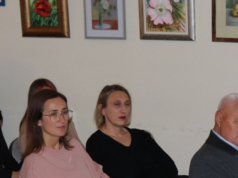 „Ovo želim da znaš“ obostrana je knjiga odnosa roditelja i djece, a na promociji je bilo govora o tome kako uskladiti jezik ljubavi unutar odnosa te kako razumjeti i živjeti svjesno. / Compas.hr