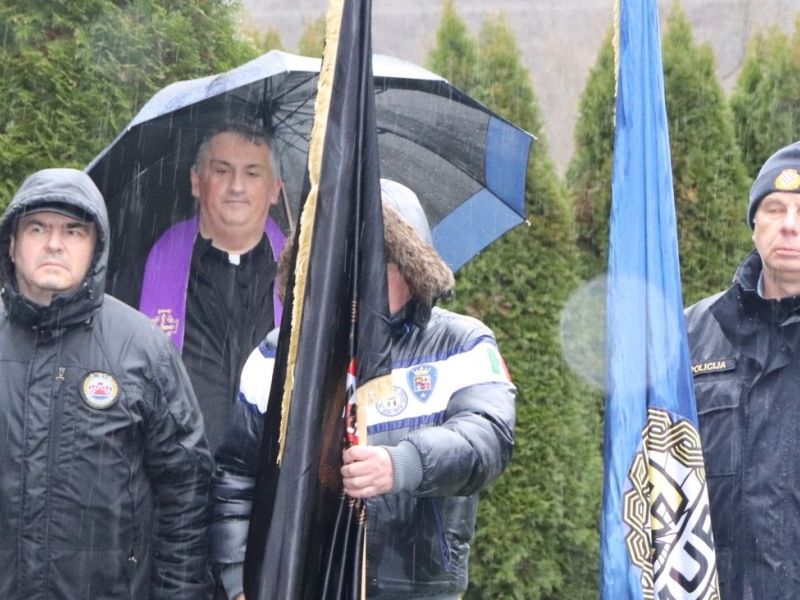 Komemoracija u Brusniku za poginule hrvatske branitelje, pripadnike virovitičke 127. brigade / Compas.hr