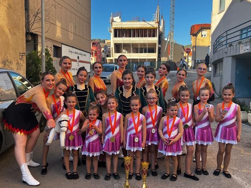 Foto: Mažoretkinje Grada Lipika