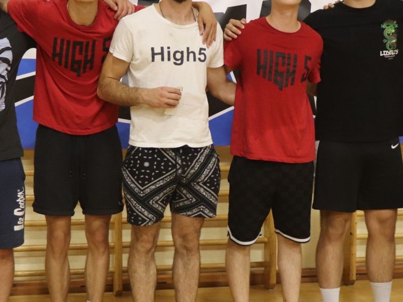 High 5 / Compas.hr