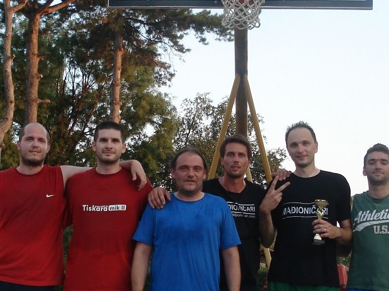 Mali most i Mađioničari