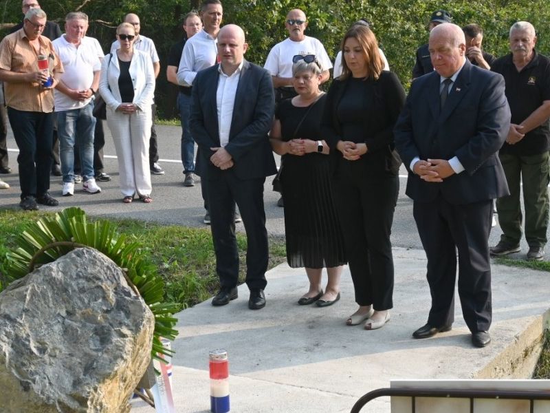 Saborski zastupnik dr.sc. Ivan Ćelić, pakračka gradonačelnica i saborska zastupnica Anamarija Blažević, požeško-slavonska županica Antonija Jozić, gradonačelnik Lipika i predsjednik Županijske skupštine Vinko Kasana / Compas.hr