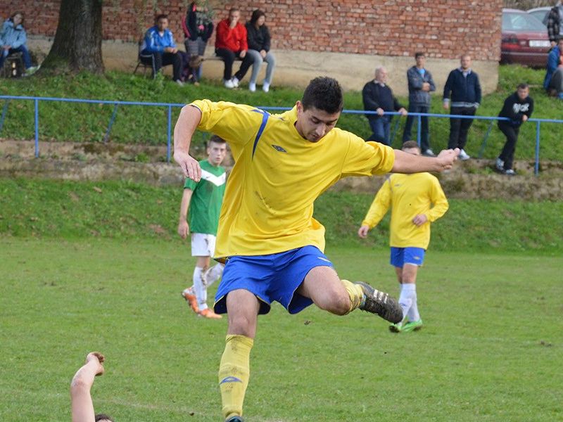 NK Croatia - NK Dobrovac