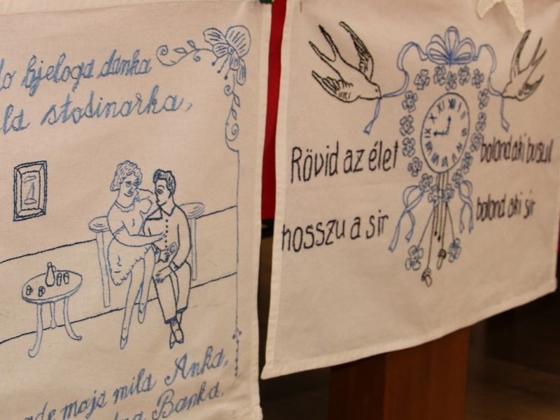 rukom izvezene replike starih zidnih kuharica iz našeg kraja