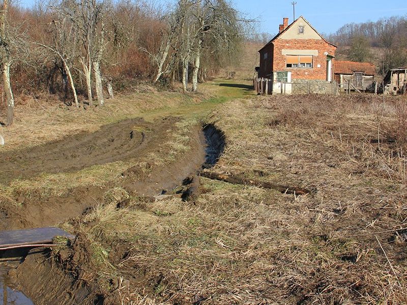 dio prokopanog kanala na drugoj lokaciji uz Omanovačku ulicu