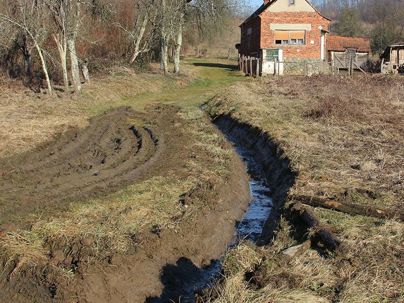 dio prokopanog kanala na drugoj lokaciji uz Omanovačku ulicu