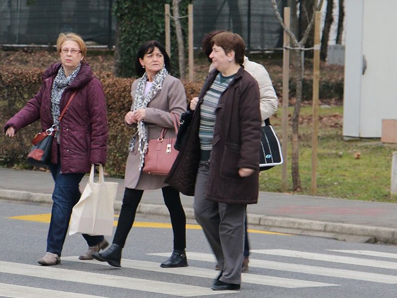 poslijepodne oko 15 sati