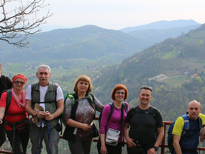 vidikovac Pesji skok na Cesarskom Brdu iznad Klanjca 
