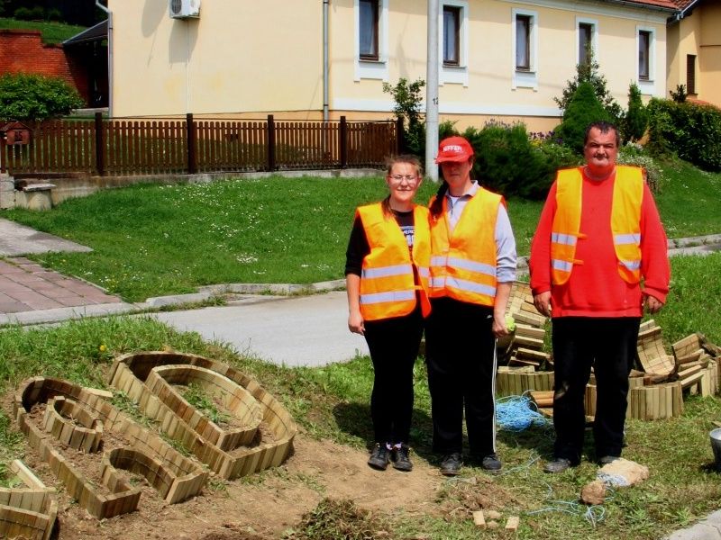 Ulaz u Grad Lipik iz smjera Pakraca od ove će godine ukrašavati cvjetni natpis s imenom grada