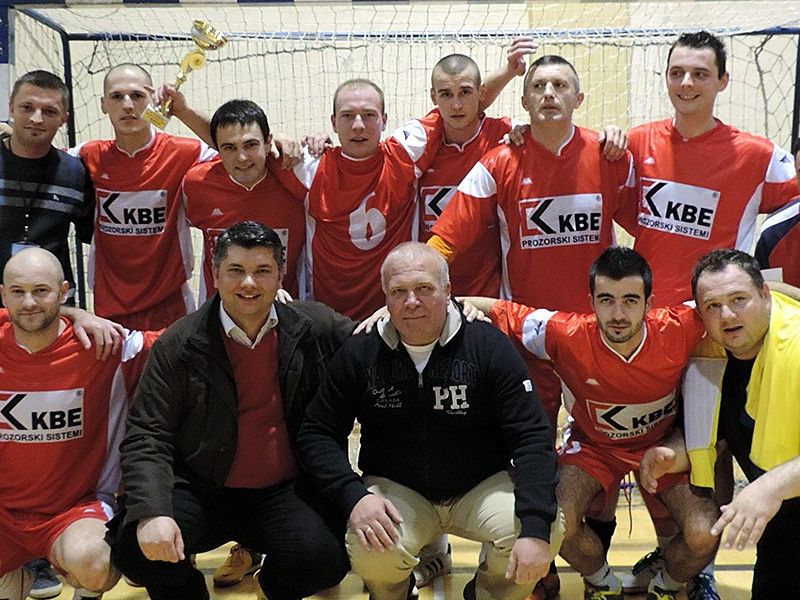Ekipa Ziv Profine osvojila je prošlogodišnji 11. Božićni malonogometni turnir 2013.