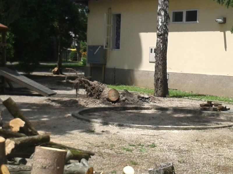 dvorište Dječjeg doma u Lipiku