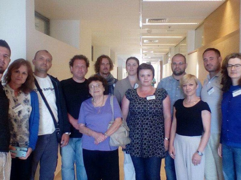 sudionici seminara s gospođom Lili Gombos, rođenom Zagrepčankom koja je preživjela zatočeništvo u logoru Auschwitz