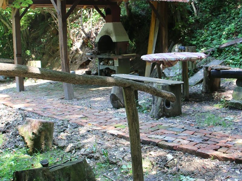 nadstrešnica iznad roštilja izrađena početkom lipnja 2016. godine