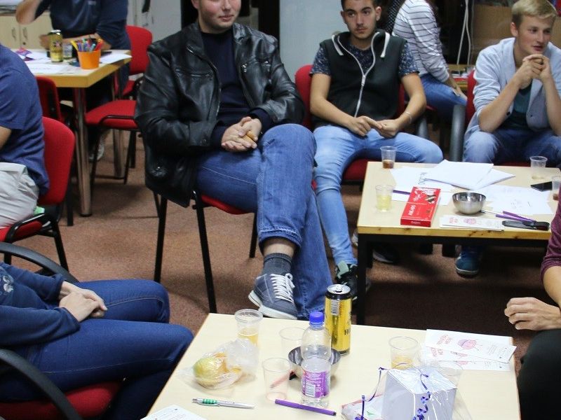 u prvom planu pobjednici kviza, Gorana Vukadinović, Goranka Gunjević, Martina Pleša-Zanetti i Iva Milinčević