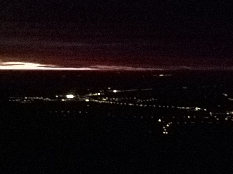 posljednji trenuci zalaska sunca iznad Lipika i Pakraca, snimljeno s terase planinarskog doma na Omanovcu