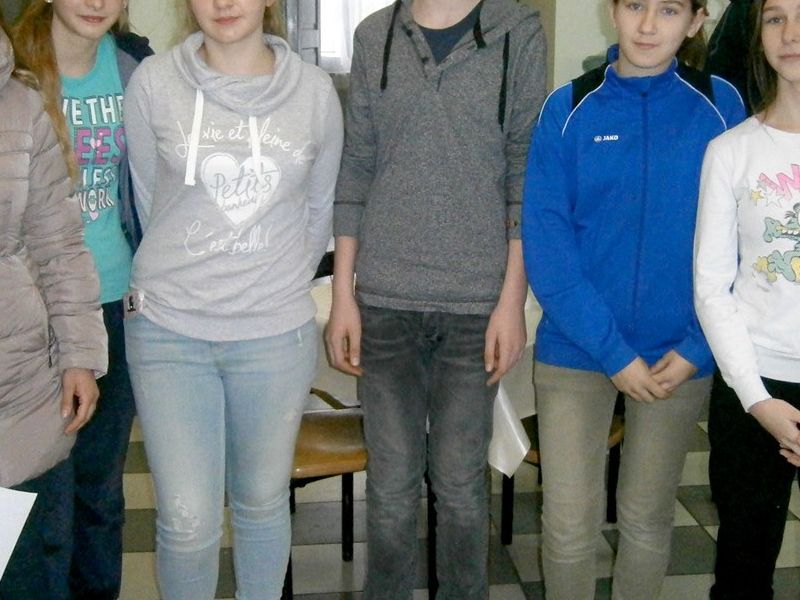 pobjednička ekipa OŠ Lipik: (s lijeva) Vlatka Jergović, Elene Tutić, Ivona Čukelj, Josip Tutić, Anamarija Belančić, Klara Rajković i Edo Fekete