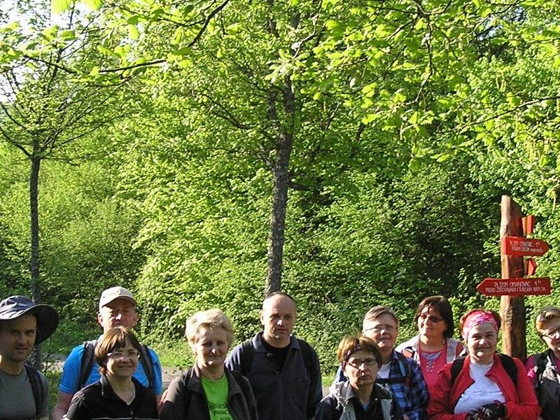 Izletnici PD Psunj na polazištu kod odmorišta Tromeđa
