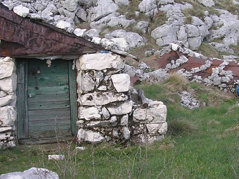 jedan od brojnih stanova po mnogim udolinama i dolcima planine, ovaj se još koristi