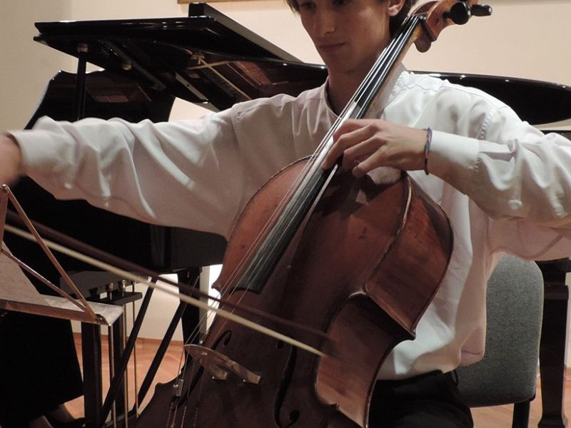 Ivan Stjepan Marinić na violončelu i Matea Leko na klaviru