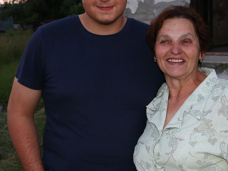 Matija i njegova baka Vera Iviček