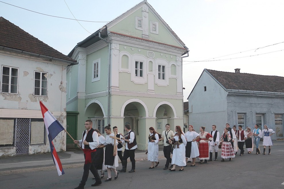 Povorka ulicama Pakraca