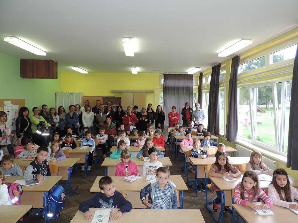 Arhiva: prvi dan škole u Lipiku 2014/2015