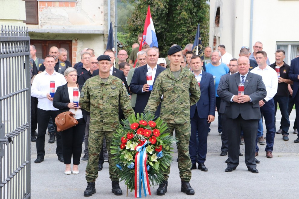 Komemorativno prisjećanje i obilježavanje 31. i 29. godišnjice stradavanja dvadeset poginulih pripadnika A satnije 105. brigade Hrvatske vojske iz Bjelovara, koji su na blagdan Male Gospe 1991. godine stradali u četničkoj zasjedi u Kusonjama / Compas.hr