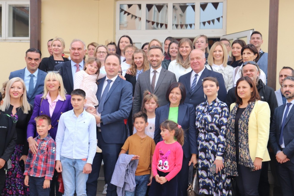 Tijekom proteklih 100 godina u Dječjem domu Lipik sigurnost, dobrotu i prijateljstvo pronašla su brojna djeca / Compas.hr	