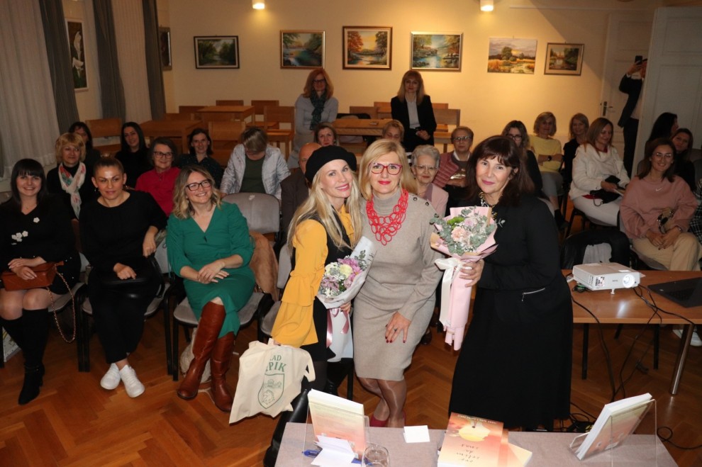 Emina Pršić i Ivana Šešo u Lipiku predstavile knjigu „Ovo želim da znaš“ / Compas.hr