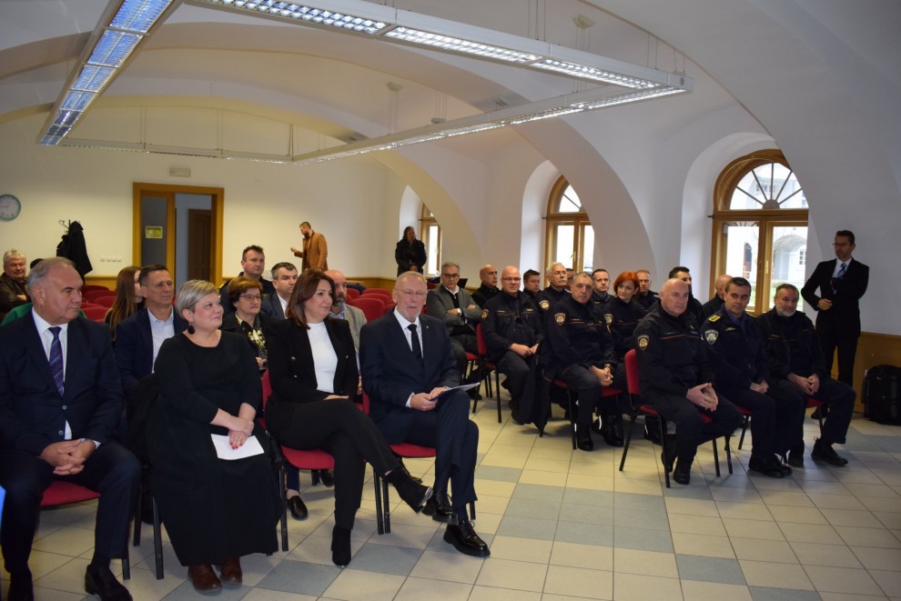 Požeško-slavonska županija i službeno bez mina / Darko Baronica, Pakrački list