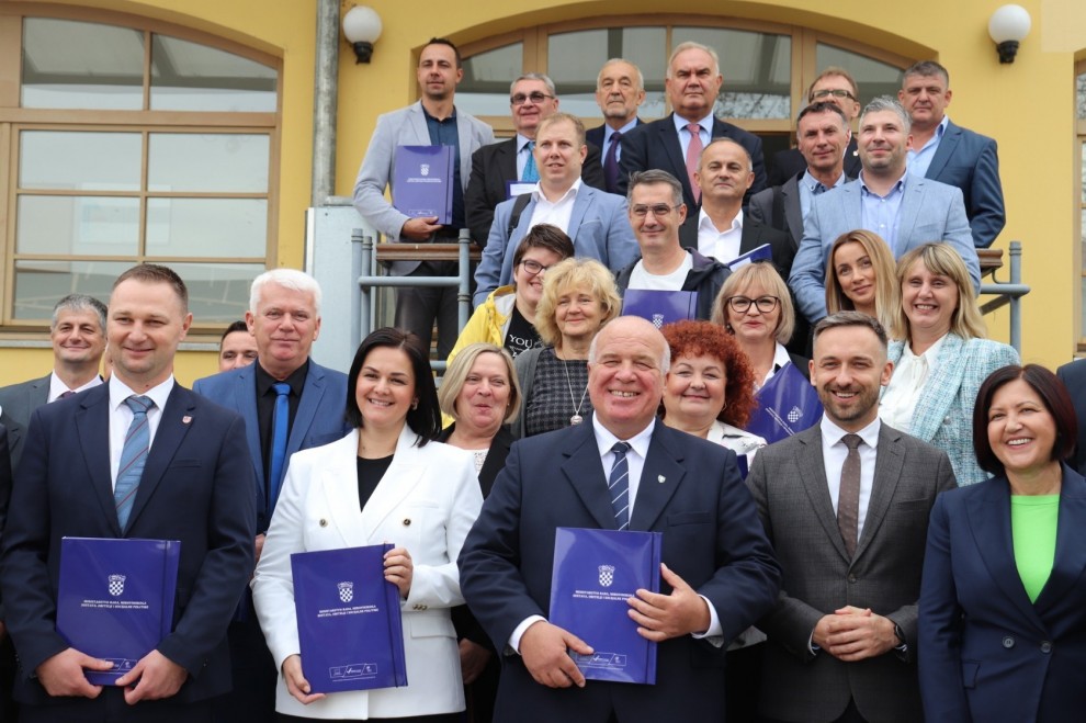 Gradu Lipiku je odobreno 984.000,00 kuna za provedbu projekta „I ti budi jedna od njih“ kojeg će provoditi s partnerima Hrvatskim zavodom za zapošljavanje Područnim uredom Požega te Centrom za socijalnu skrb Pakrac / Compas.hr