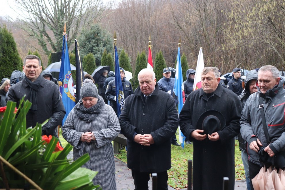 Komemoracija u Brusniku za poginule hrvatske branitelje, pripadnike virovitičke 127. brigade / Compas.hr