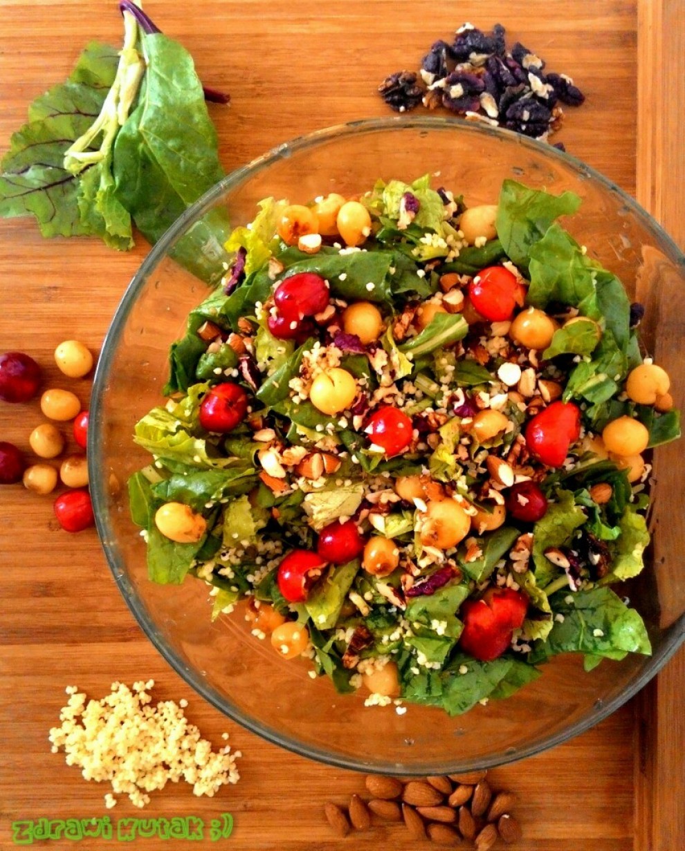 povrtno voćna salata sa sjemenkama i orašastim plodovima (recept 3)