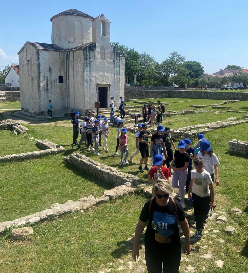 Foto: Osnovna škola Lipik - knjižnica