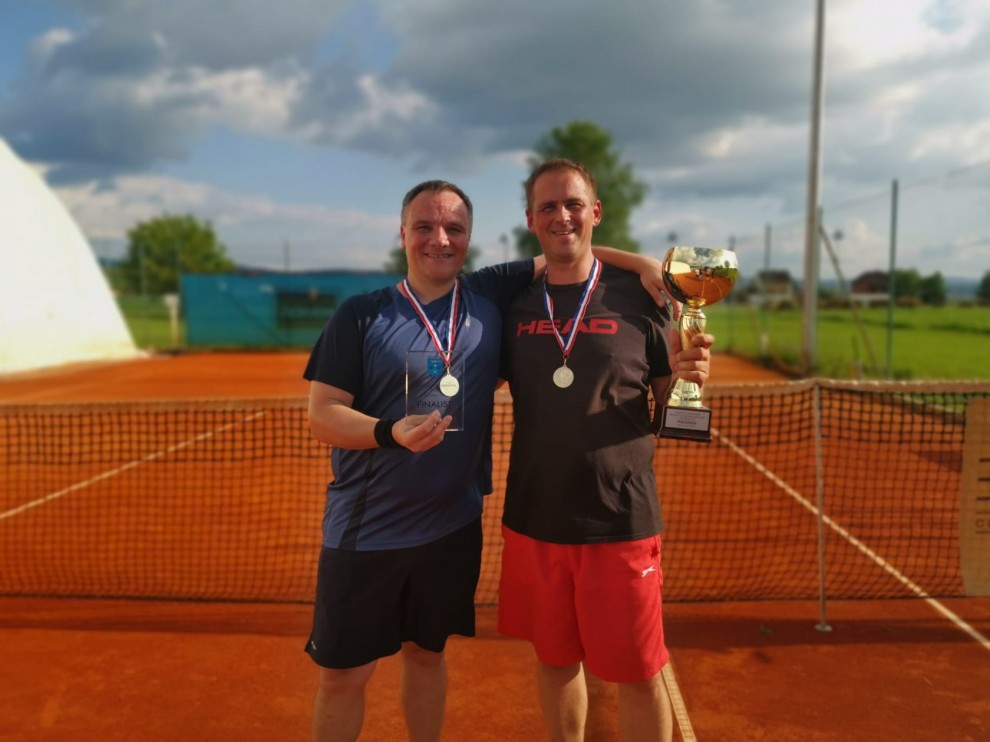 Najbolji Veterani kategorije 40+ desno Igor Mašić i Dražen Matijašević / Sezame.pr