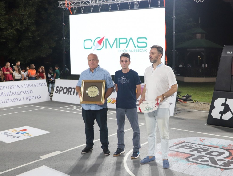 Gradonačelnik Lipika Vinko Kasana, Domagoj Tušim i Matija Kulhavi, urednik Compasa / Compas.hr