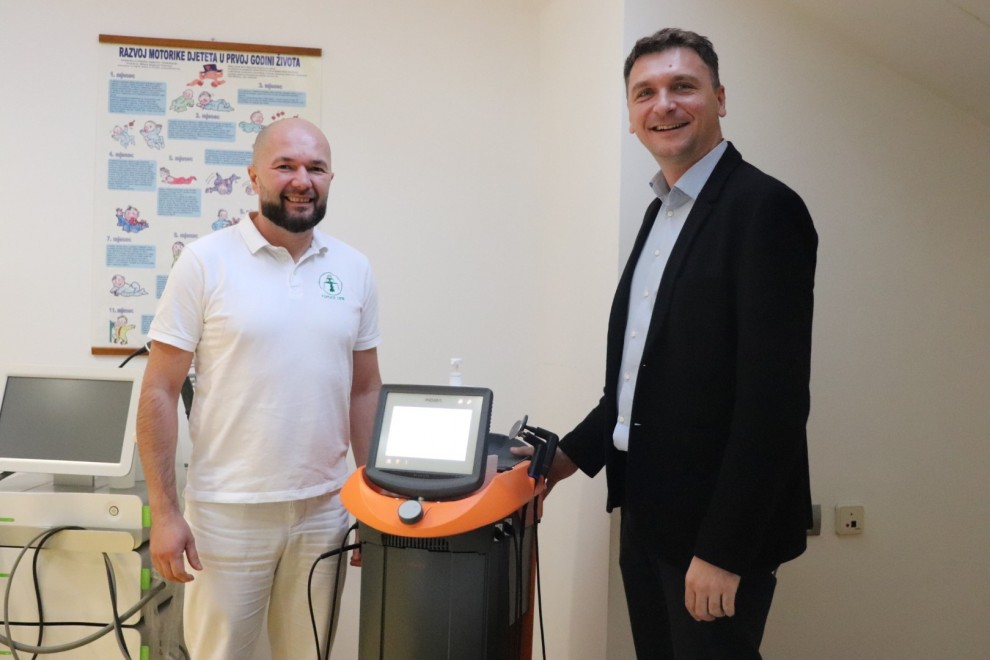 Ravnatelj Toplica Lipik i glavni fizioterapeut Ivan Žilić predstavili su novu rehabiliacijsku uslugu liječenja / Compas.hr