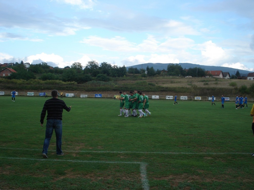 NK Hajduk Pakrac - NK Jadran Gunja: slavlje igrača nakon prvog gola domaće momčadi