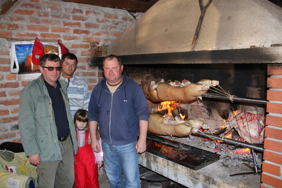 Stevo i Tomo Veselovac s kumom Antunom Knobokom