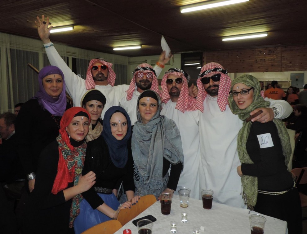 šeici i haremske žene (arhiva Compasa: veljača 2015. godine)