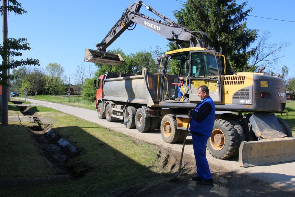 produbljenje putnih kanala u Ulici braće Salaća