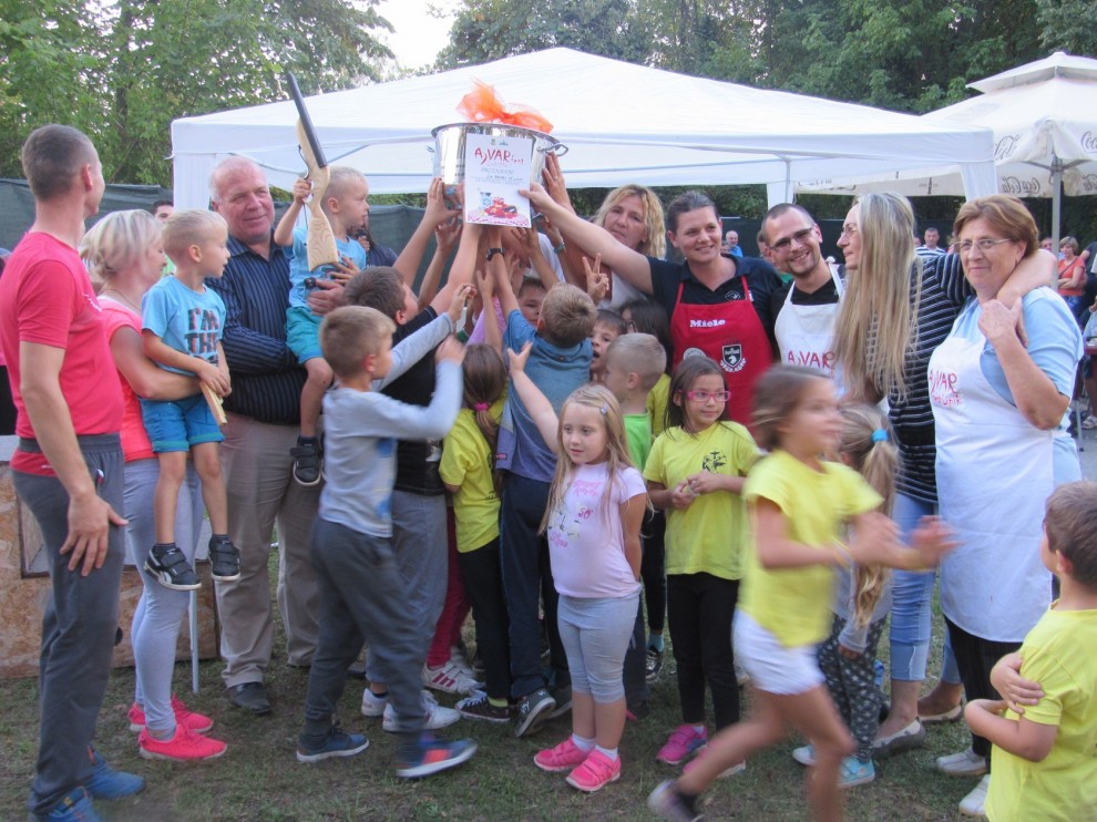 Pobjednici Ajvar festa; 2a razred OŠ Lipik