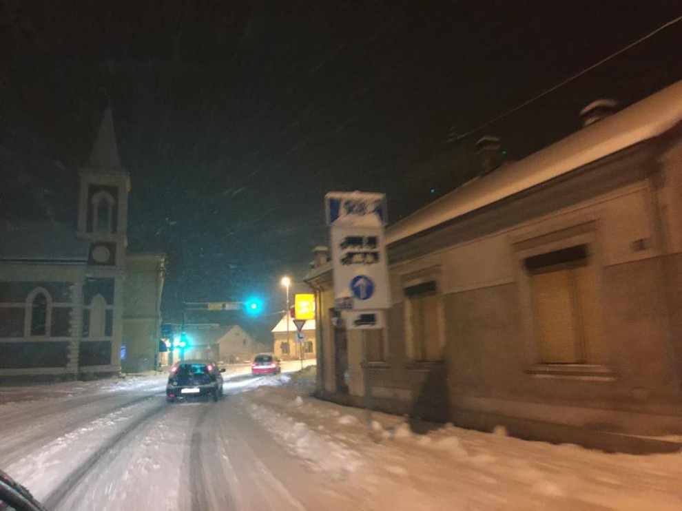 Stanje na cestama u Lipiku i Pakracu 9. veljače poslije 22 sata (fotografirao: Marko Barčan)