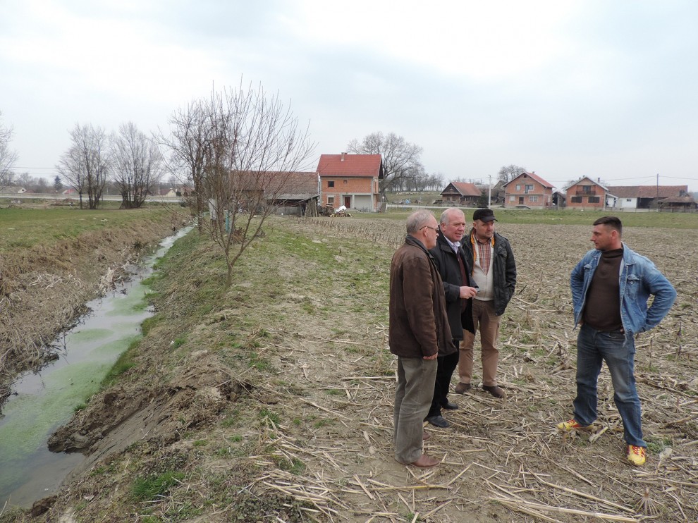 U Gaju pored kanala u blizini Trdakovog zavoja